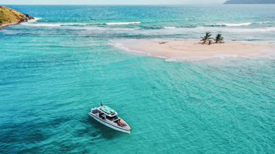 An Axopar boat taking Frenchman's Reef guests on a private charter.