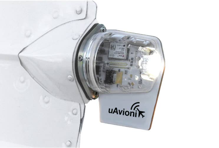 UAvionix tailBeacon